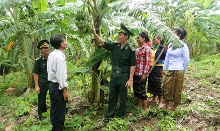 Cariño de hermandad aldeana Vietnam - Laos  - ảnh 2